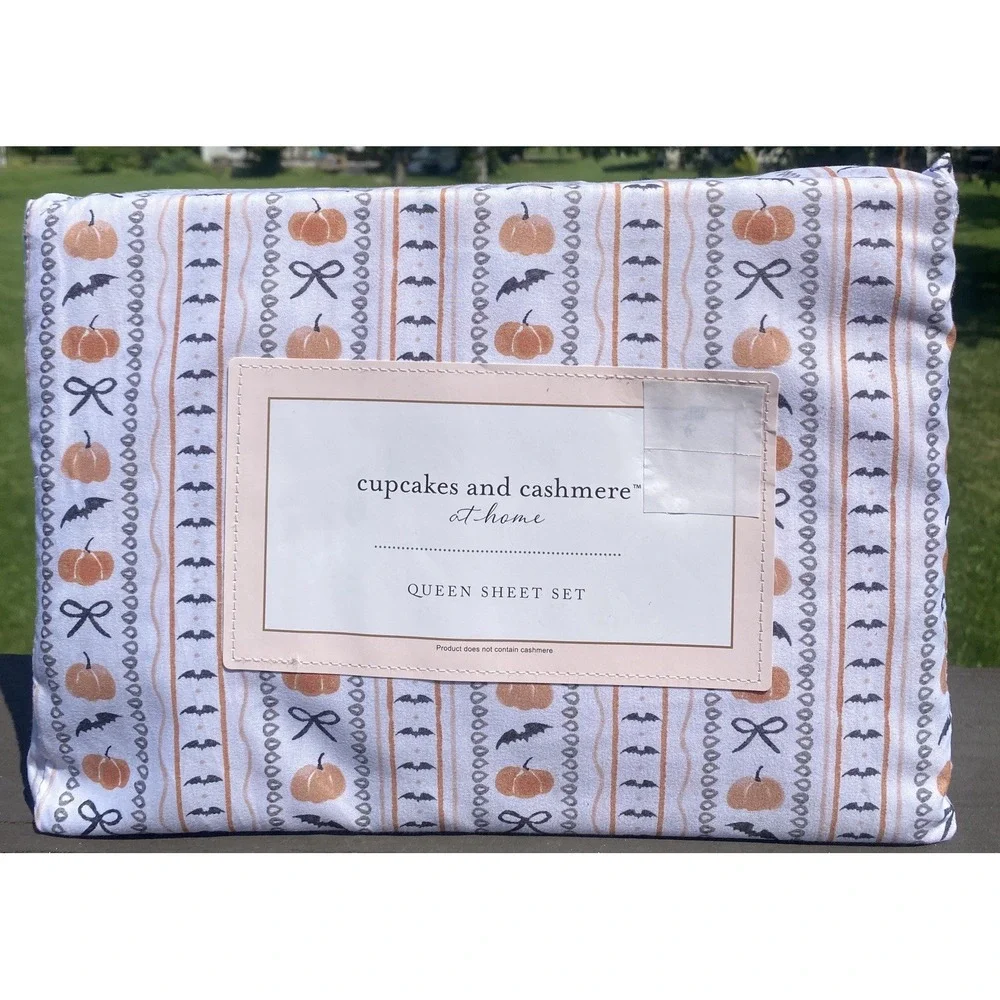 Cupcakes and Cashmere Halloween Queen Sheet Set Pumpkin Bat Bow Stripes New